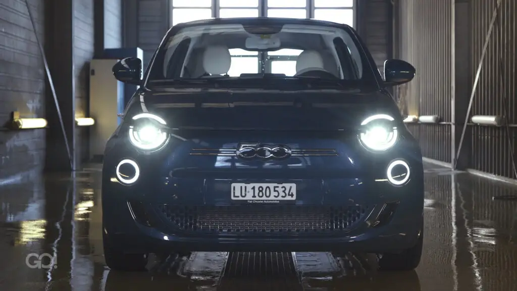 Lange musste die Fangemeinde des Cinquecento auf ihr neues Baby warten. Jetzt ist der Fiat 500e da!