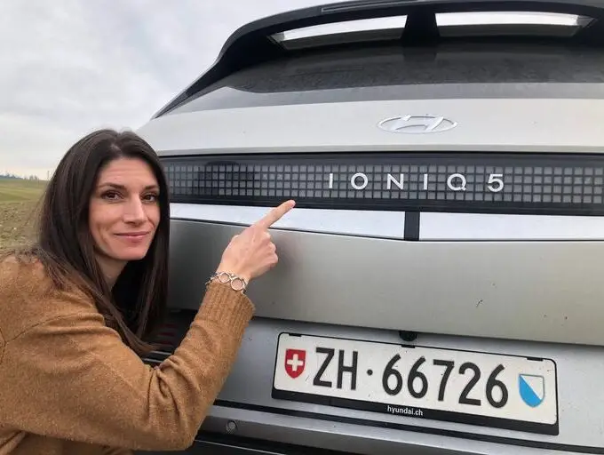 So viel Lob wie der Hyundai Ioniq 5 hat selten ein Auto im Voraus bekommen. Ob das auch gerechtfertigt ist, findet Cyndie Allemann heraus.