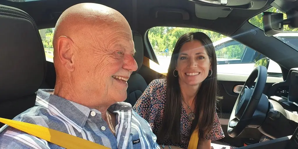 Cyndie ist Mutter und Ex-Rennfahrerin. Je nach dem in welcher Rolle sie ist, nutzt sie auch die Assistenten anders. Wie? Das lesen Sie im Artikel.