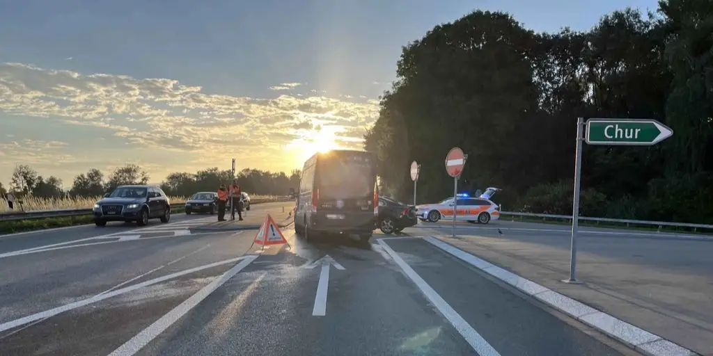 Ein kurzer Moment der Unaufmerksamkeit und es ist passiert. Gerade auf der Autobahn mit über 100 km/h können die Folgen eines Unfalls tödlich sein.