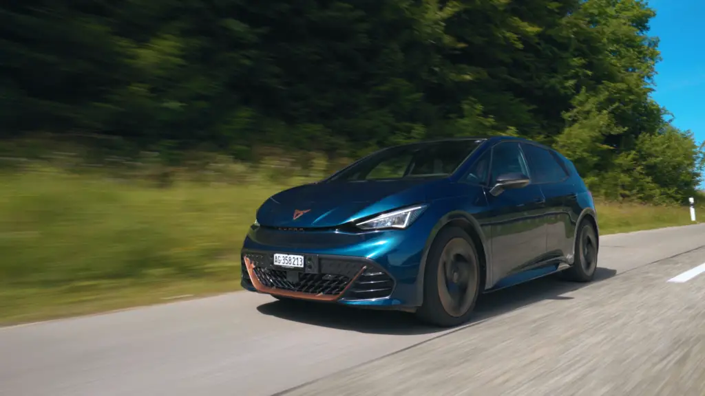 Der Cupra Born ist eng mit dem VW ID.3 verwandt – und unterscheidet sich trotzdem von ihm.