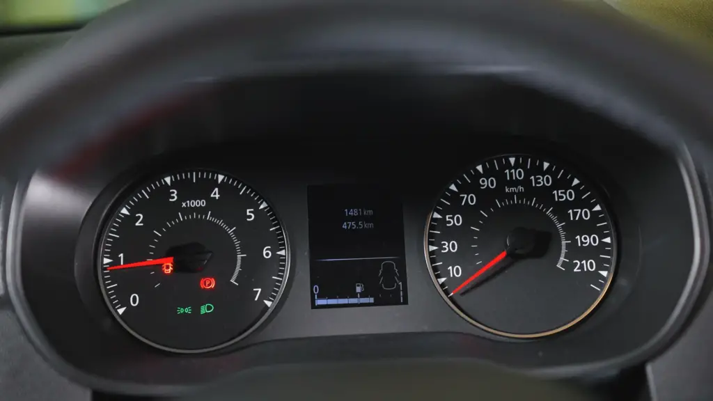 Statt auf Premium setzt Dacia auf günstige Preise. Welche Abstriche man machen muss und wohingegen das günstige Auto glänzt, hat Cyndie getestet.