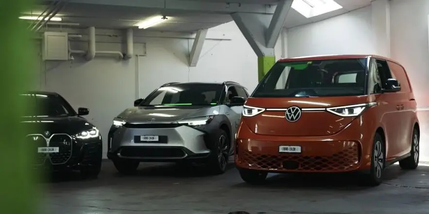 Die E-Mobilität hat stark an Bedeutung gewonnen. Doch viele Menschen scheuen dem Umstieg auf Elektromobilität.
