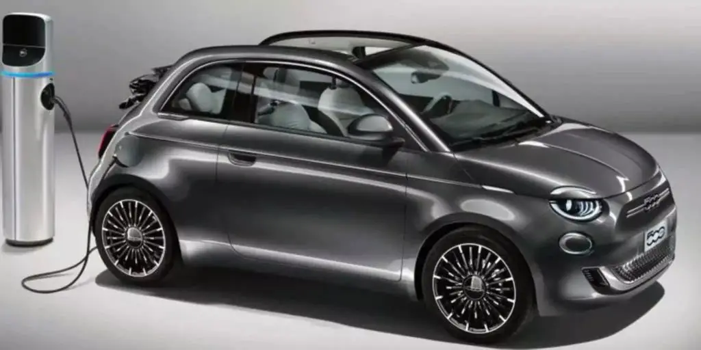 Die Suche nach dem idealen E-Kleinwagen ist eine Herausforderung. Welcher, welche Bedürfnisse erfüllt, weiss Joel Wooden vom TCS.