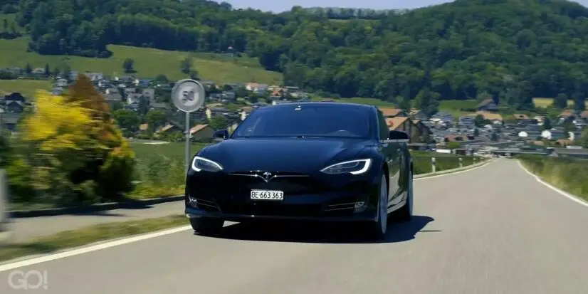 Seit Jahren überbieten sich Hersteller mit den Reichweiten ihrer Modelle. Doch wer hat momentan die Nase vorn? Spoiler: Nicht Tesla.