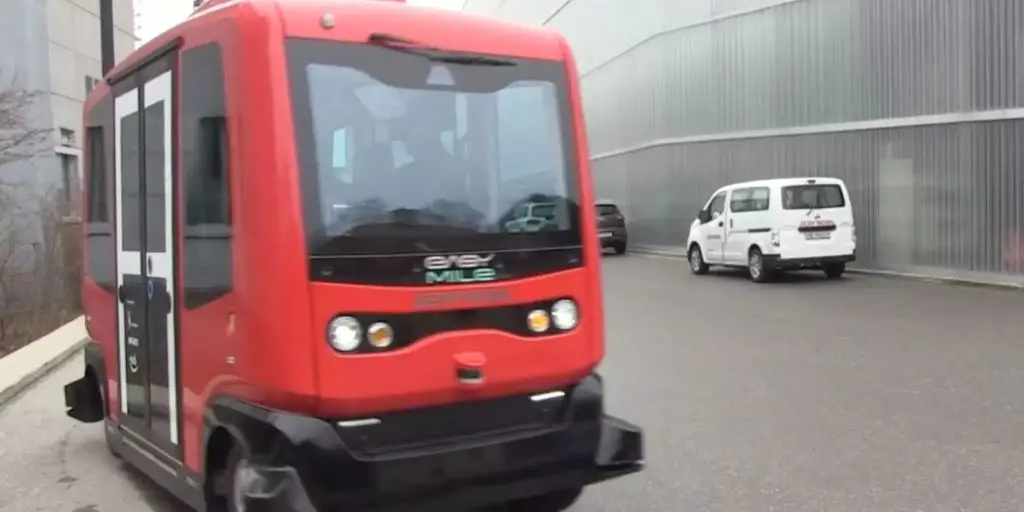 Tesla und andere versprechen baldiges autonomes Fahren, aber wie realistisch ist das? Professor Raphael Murri sagt, wie nahe wir dem Autopiloten sind.