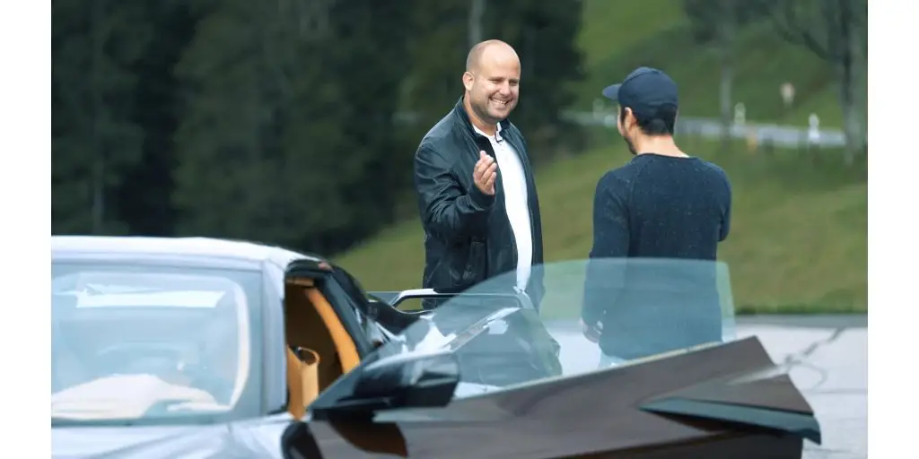 Im malerischen Emmental erfüllt sich für Simon Durand ein langgehegter Traum: Er darf die Corvette C8 Stingray fahren.