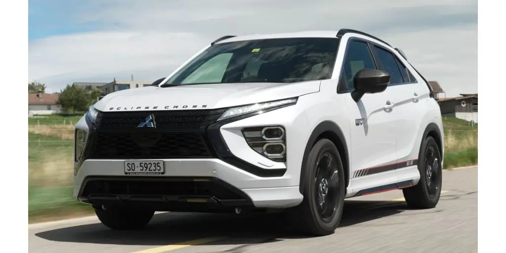 Der Plug-in-Hybrid ist ein Verbrauchswunder – wenn man ihn richtig benutzt. Wie man das macht, zeigt GO! Redaktorin Laila mit dem Mitsubishi Eclipse Cross.