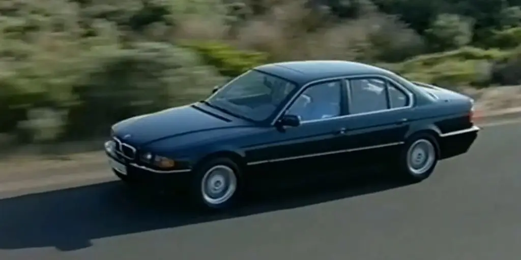 Von Luxus zu Alltag: Wie moderne Autos Klassiker überholen