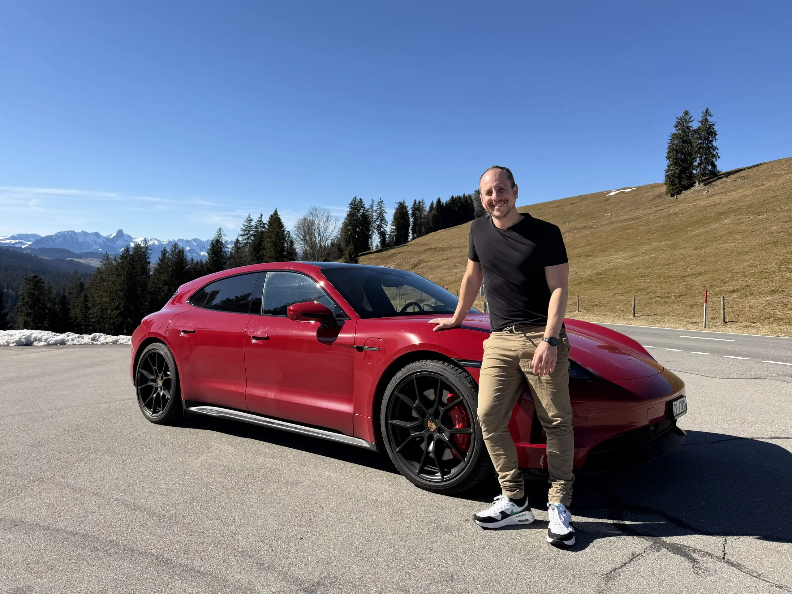 Gebrauchter Porsche Taycan als günstige Elektroauto-Occasion